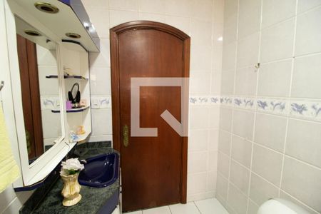 Casa à venda com 195m², 3 quartos e 1 vaga Casa à venda com 195m², 3 quartos e 1 vagaBanheiro 2