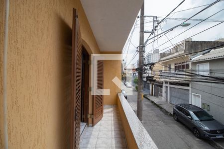 Casa à venda com 195m², 3 quartos e 1 vaga Casa à venda com 195m², 3 quartos e 1 vagaVaranda