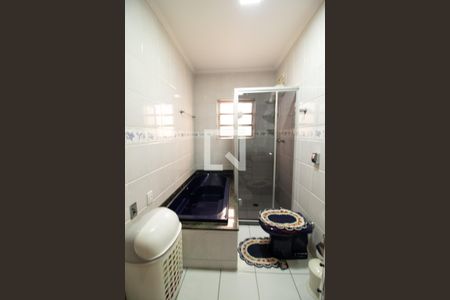 Casa à venda com 195m², 3 quartos e 1 vaga Casa à venda com 195m², 3 quartos e 1 vagaBanheiro 2