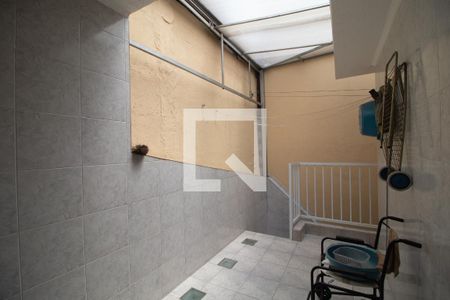 Casa à venda com 195m², 3 quartos e 1 vaga Casa à venda com 195m², 3 quartos e 1 vagaVaranda