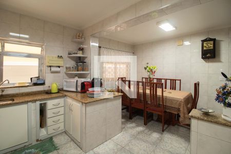 Casa à venda com 195m², 3 quartos e 1 vaga Casa à venda com 195m², 3 quartos e 1 vagaCopa e Cozinha