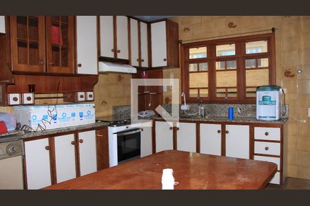 Cozinha de casa à venda com 4 quartos, 300m² em Jardim Dona Leopoldina, Porto Alegre