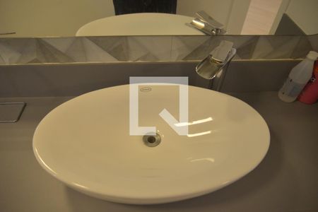 Apartamento à venda com 140m², 2 quartos e 2 vagasBanheiro da Suíte