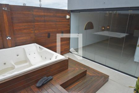 Apartamento à venda com 140m², 2 quartos e 2 vagasBanheira