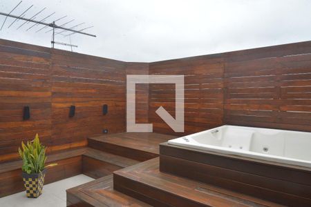 Apartamento à venda com 140m², 2 quartos e 2 vagasBanheira