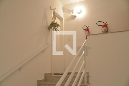 Apartamento à venda com 140m², 2 quartos e 2 vagasEscada