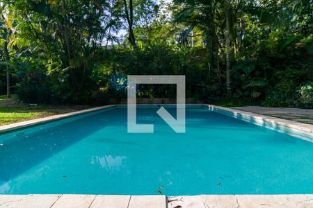 Casa para alugar com 600m², 5 quartos e 6 vagasÁrea comum - Piscina