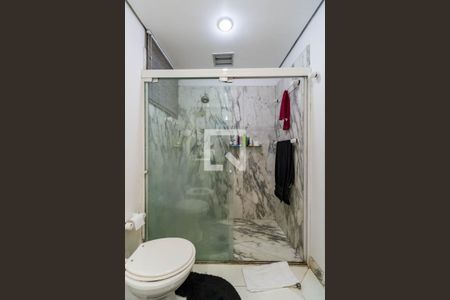 Casa para alugar com 600m², 5 quartos e 6 vagasBanheiro