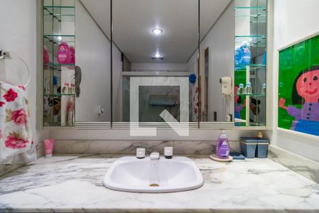 Casa para alugar com 600m², 5 quartos e 6 vagasBanheiro
