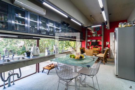 Casa para alugar com 600m², 5 quartos e 6 vagasCozinha