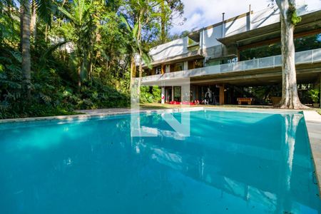 Casa para alugar com 600m², 5 quartos e 6 vagasÁrea comum - Piscina