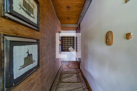 Casa para alugar com 600m², 5 quartos e 6 vagasCorredor