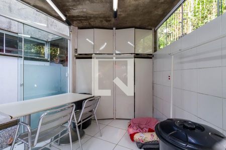 Casa para alugar com 600m², 5 quartos e 6 vagasÁrea de Serviço