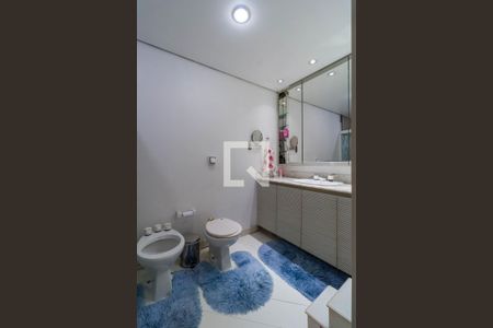 Casa para alugar com 600m², 5 quartos e 6 vagasBanheiro