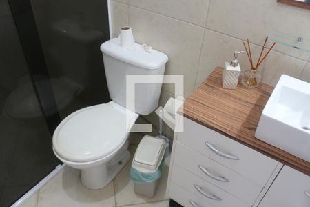 Casa à venda com 200m², 3 quartos e 3 vagasBanheiro da Suíte 2
