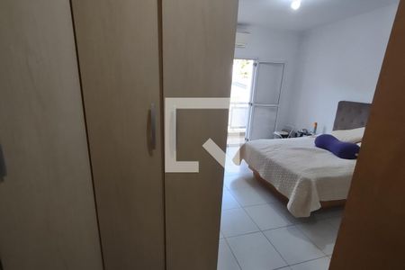 Casa à venda com 200m², 3 quartos e 3 vagas Casa à venda com 200m², 3 quartos e 3 vagasCloset da suíte 1