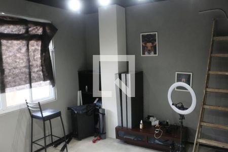 Casa à venda com 200m², 3 quartos e 3 vagasEscritório