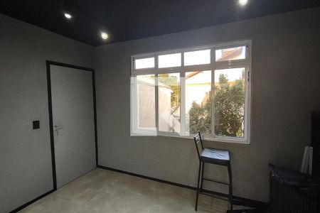 Casa à venda com 200m², 3 quartos e 3 vagas Casa à venda com 200m², 3 quartos e 3 vagasEscritório