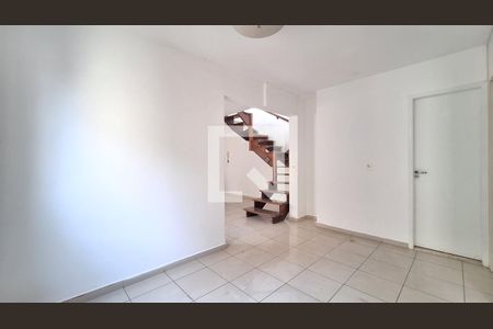 Sala de apartamento para alugar com 2 quartos, 111m² em Vila Ipojuca, São Paulo