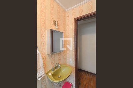 Casa à venda com 148m², 3 quartos e 2 vagasBanheiro