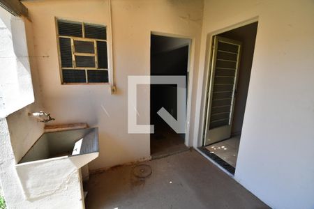 Casa à venda com 110m², 3 quartos e 2 vagasCasa 2 - Área de Serviço