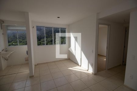 Sala de apartamento à venda com 2 quartos, 44m² em Barra Olímpica, Rio de Janeiro