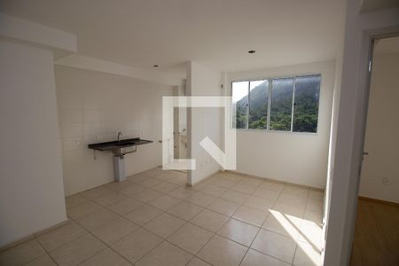 Sala de apartamento à venda com 2 quartos, 44m² em Barra Olímpica, Rio de Janeiro