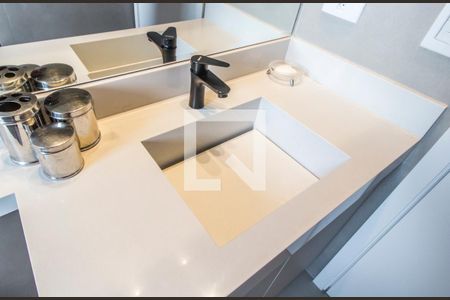 Casa de condomínio à venda com 324m², 3 quartos e 3 vagasDetalhe do Banheiro da Suite