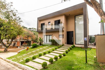 Casa de condomínio à venda com 324m², 3 quartos e 3 vagasVista da Rua