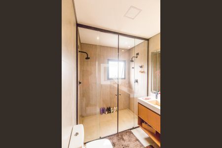 Casa de condomínio à venda com 324m², 3 quartos e 3 vagasDetalhe do Banheiro da Suite