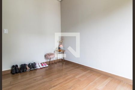 Casa de condomínio à venda com 324m², 3 quartos e 3 vagasEscritório