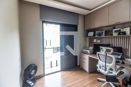 Casa de condomínio à venda com 324m², 3 quartos e 3 vagasEscritório