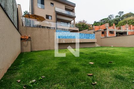 Casa de condomínio à venda com 324m², 3 quartos e 3 vagasQuintal