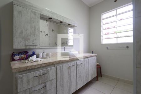 Casa à venda com 350m², 3 quartos e 1 vagaBanheiro