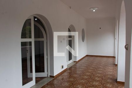 Casa à venda com 350m², 3 quartos e 4 vagasVARANDA