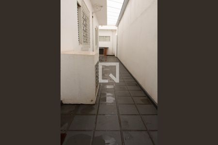 Casa à venda com 350m², 3 quartos e 4 vagasCORREDOR LATERAL