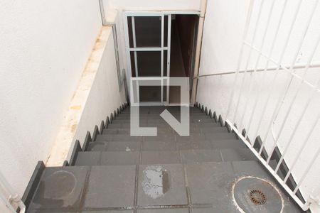 Casa à venda com 350m², 3 quartos e 4 vagasESCADAS ÁREA EXTERNA