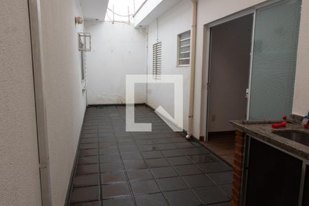 Casa à venda com 350m², 3 quartos e 4 vagasÁREA EXTERNA FUNDOS