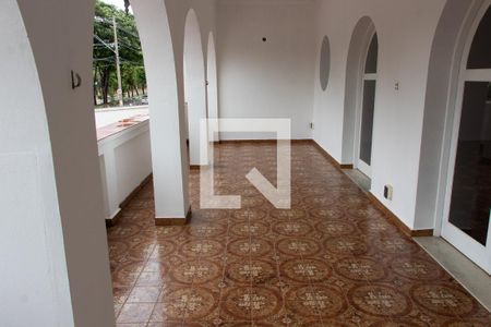 Casa à venda com 350m², 3 quartos e 4 vagasVARANDA
