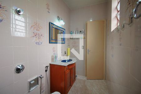 Casa à venda com 330m², 4 quartos e 3 vagasBanheiro da Suíte