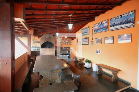 Casa à venda com 330m², 4 quartos e 3 vagasVaranda fundos