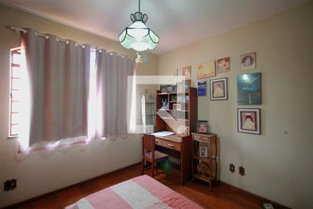 Casa à venda com 330m², 4 quartos e 3 vagasQuarto 2