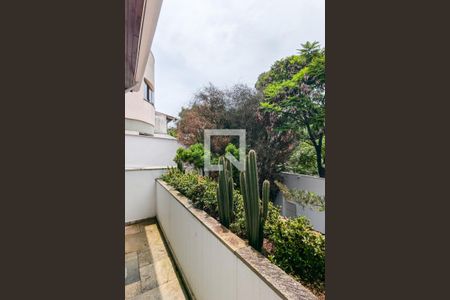 Casa para alugar com 800m², 6 quartos e 4 vagas Casa para alugar com 800m², 6 quartos e 4 vagasVaranda do home office