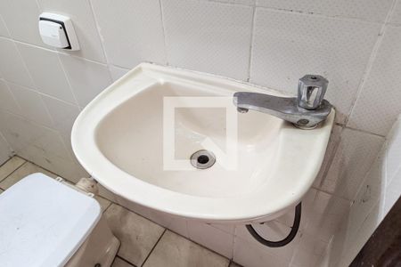 Casa para alugar com 800m², 6 quartos e 4 vagas Casa para alugar com 800m², 6 quartos e 4 vagasBanheiro de serviço