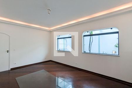 Casa para alugar com 800m², 6 quartos e 4 vagas Casa para alugar com 800m², 6 quartos e 4 vagasSala de jantar