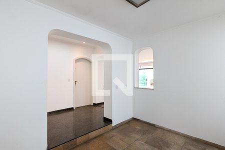 Casa para alugar com 800m², 6 quartos e 4 vagas Casa para alugar com 800m², 6 quartos e 4 vagasSala da lareira