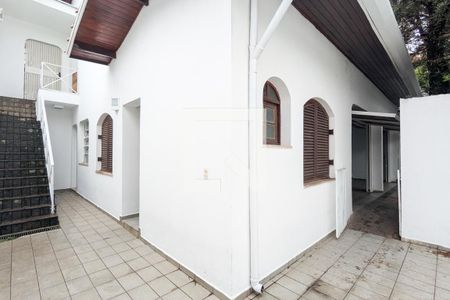Casa para alugar com 800m², 6 quartos e 4 vagas Casa para alugar com 800m², 6 quartos e 4 vagasQuintal de serviço