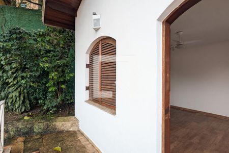 Casa para alugar com 800m², 6 quartos e 4 vagas Casa para alugar com 800m², 6 quartos e 4 vagasVaranda da suíte 2