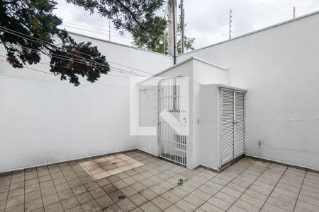 Casa para alugar com 800m², 6 quartos e 4 vagas Casa para alugar com 800m², 6 quartos e 4 vagasQuintal de serviço