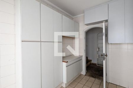 Casa para alugar com 800m², 6 quartos e 4 vagas Casa para alugar com 800m², 6 quartos e 4 vagasÁrea de serviço